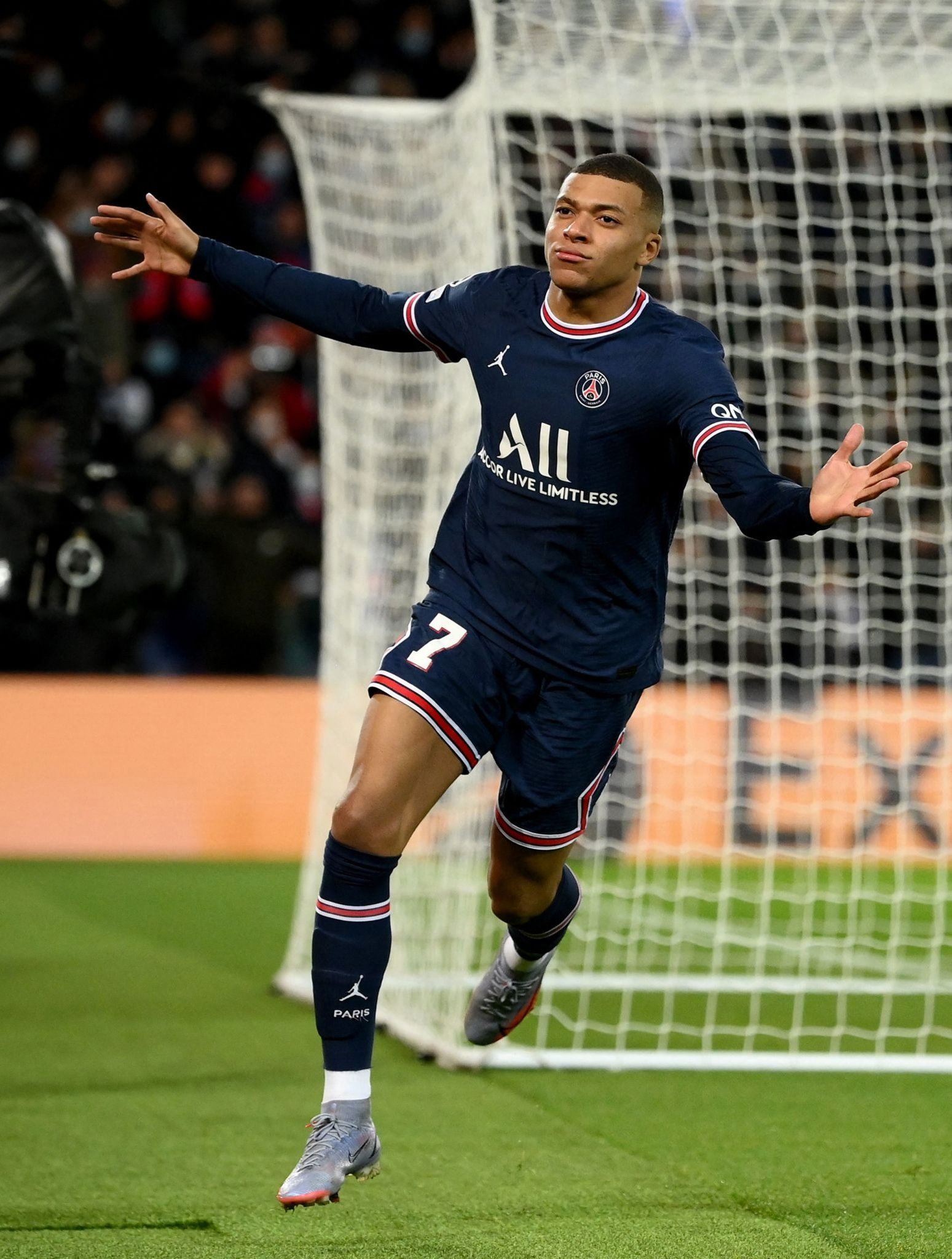 米体：曼联和国米都对穆哈雷莫维奇感兴趣，尤文有50%的二转分成