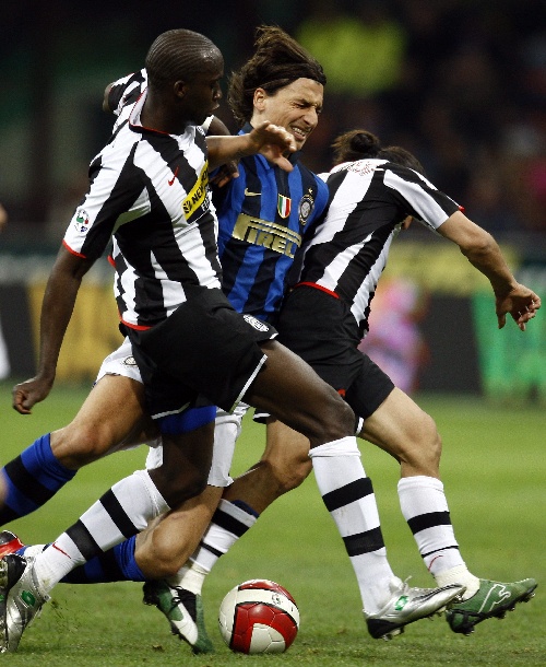 [德甲]拜仁取得德甲七连胜