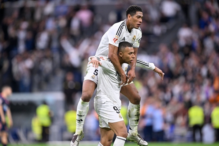 电竞选手跨界体验派对游戏