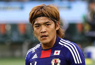 残暴！足总杯-塞梅尼奥首秀传射 罗德里破门曼城10-1晋级